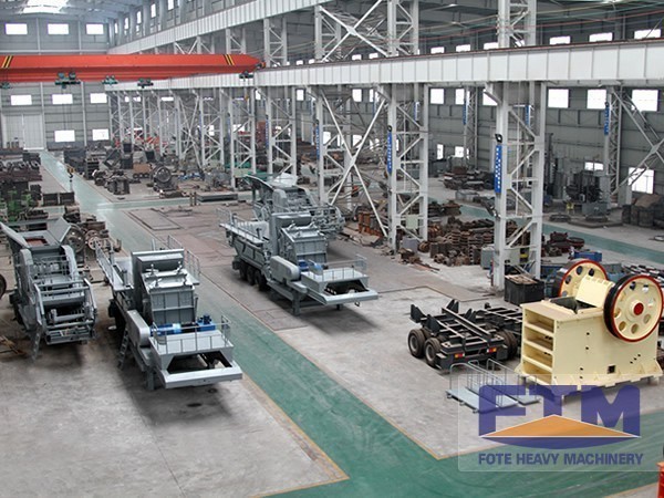 Production Workshop of Mobile Crushing Plant