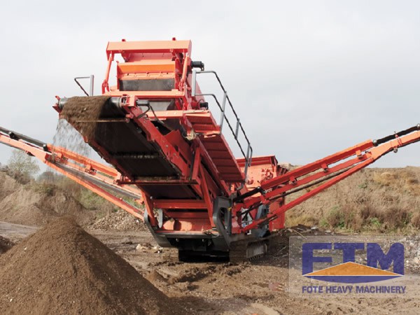 Tracked Vibrating Screen